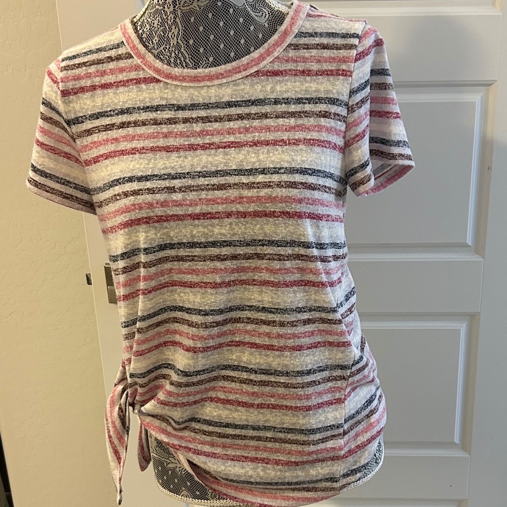 Soft tee with side tie